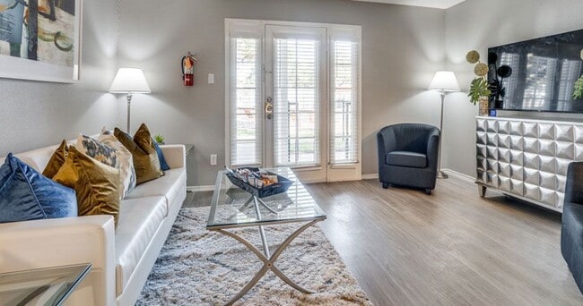 Mateo Apartment Homes
