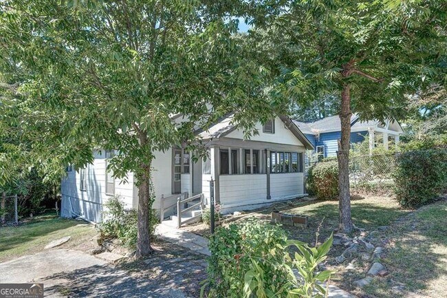 Photo - 184 Dahlia Ave NW