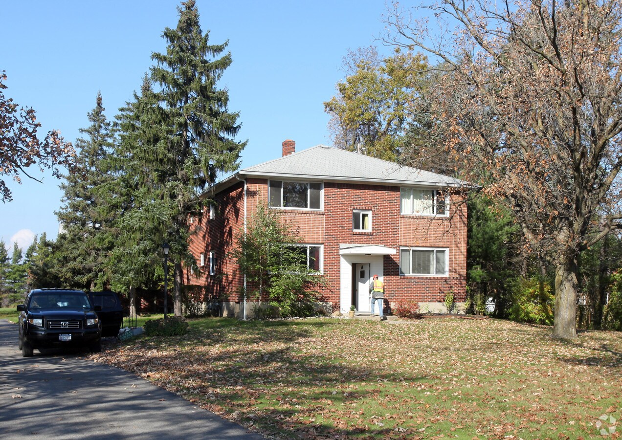 Photo - Oakwood Apartments