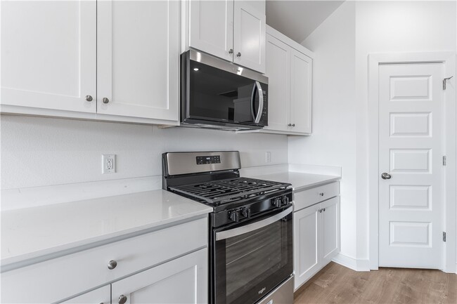 Photo - 103 S Maroon Ave