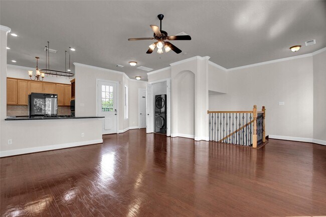 Photo - 1006 Temple St