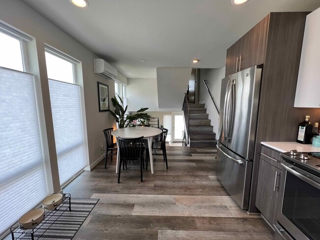 Photo - 6251 8th Ave NW