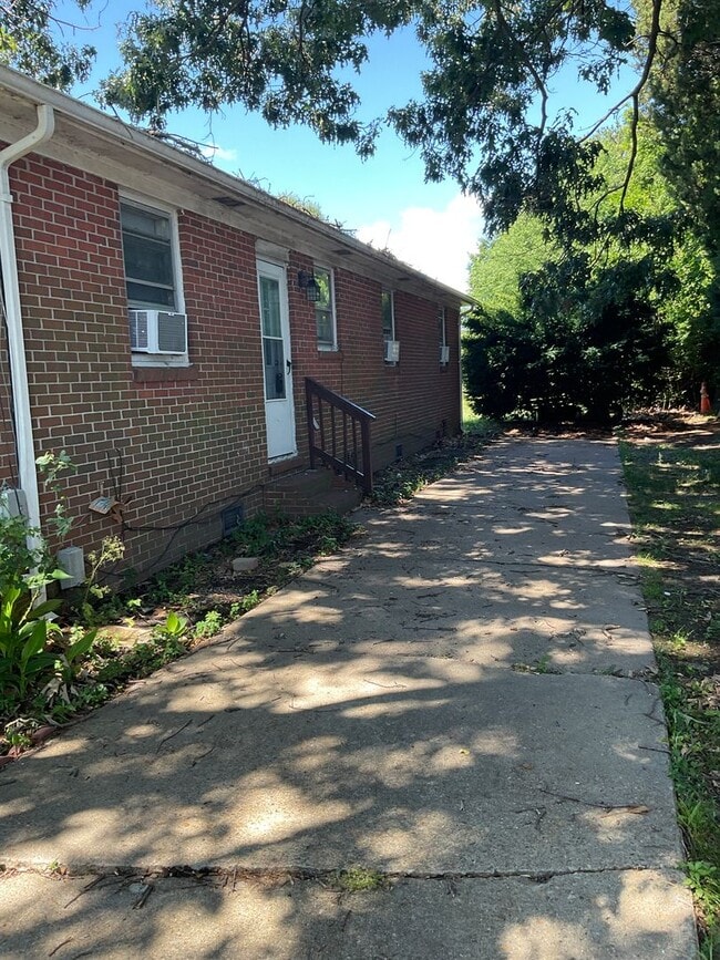 Photo - 7919 Redmon Rd Unit 7919 Redmon Rd Apt B