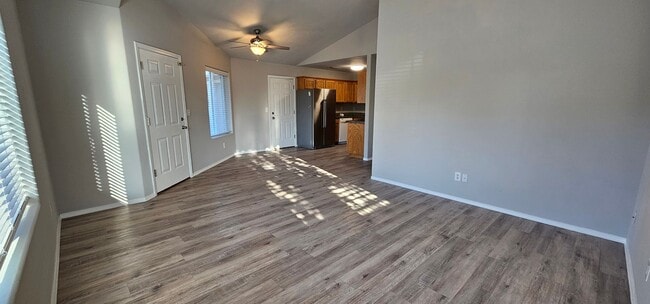 Photo - 186-186 Ringuette St