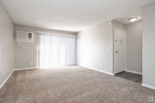 2BR, 1BA - 980SF - Living Room