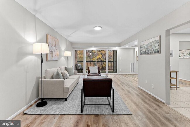 Photo - 11808 Breton Ct Unidad 12C