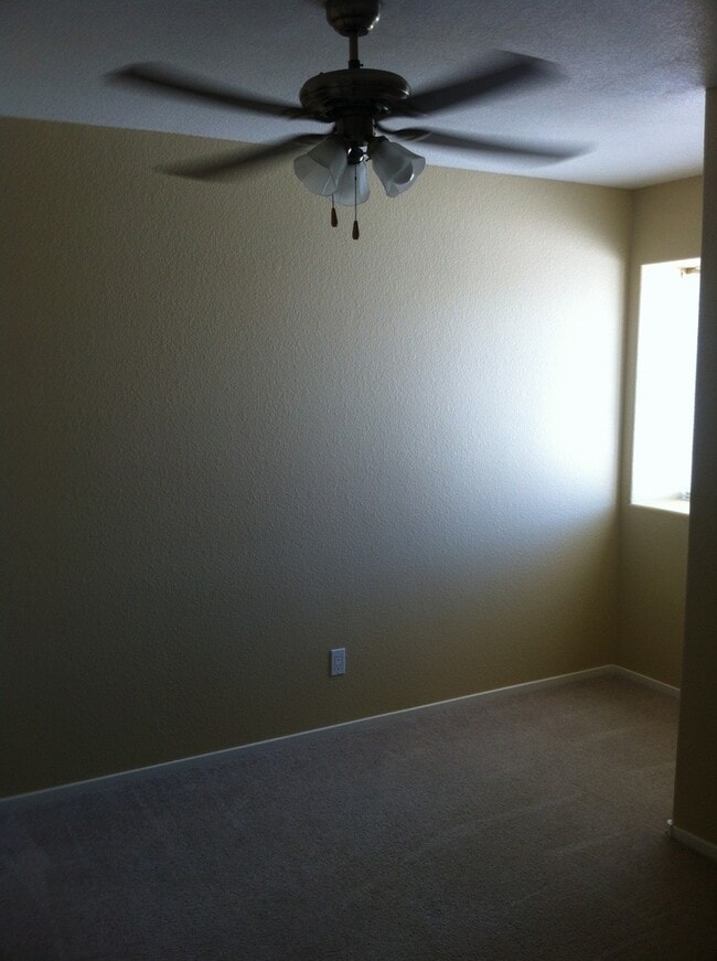 Photo - BEAUTIFUL 1,261 SQ FT, 2 STORY, 3BD, 2.5 BTH, 2 CAR GARAGE, LOCATED NEAR PARK, SHOPPING AND SCHOOLS.