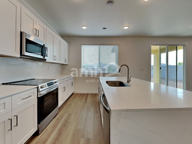 Photo - 9829 W Parkway Dr