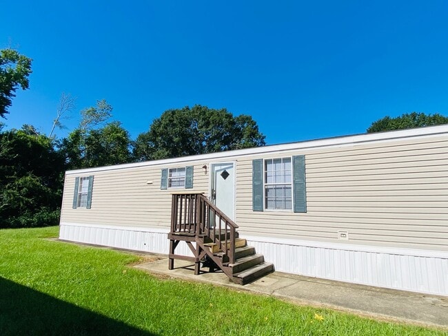 Building Photo - Cute 2 bed/2 bath mobile home in Opelousas Unit CVMHP289