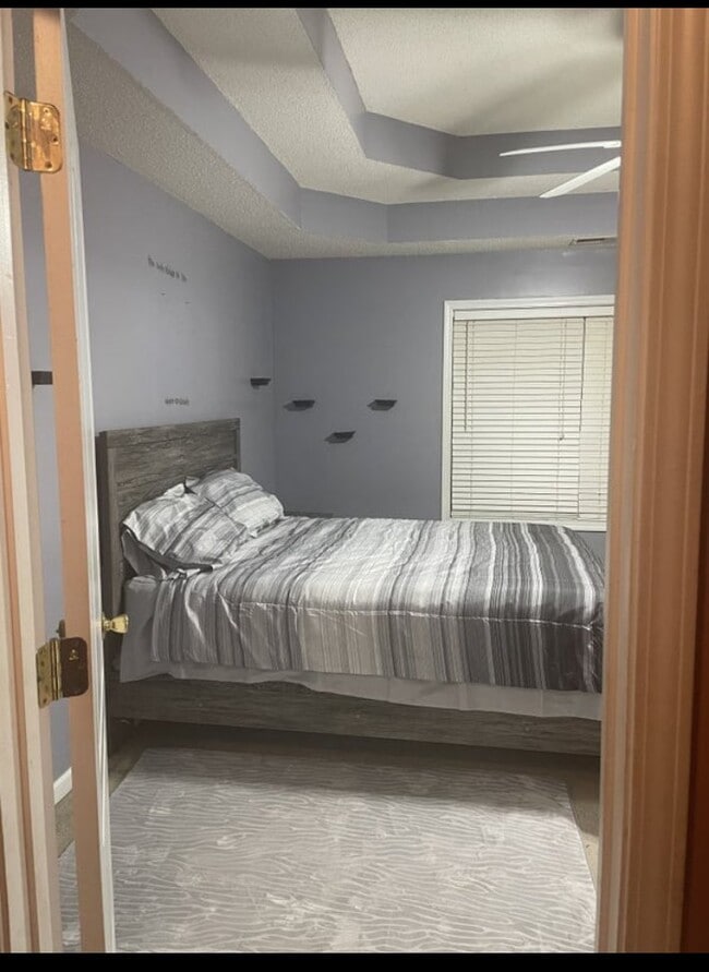 Photo - 221 Omega Ct