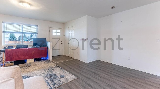 Photo - 7125 N Crestline St