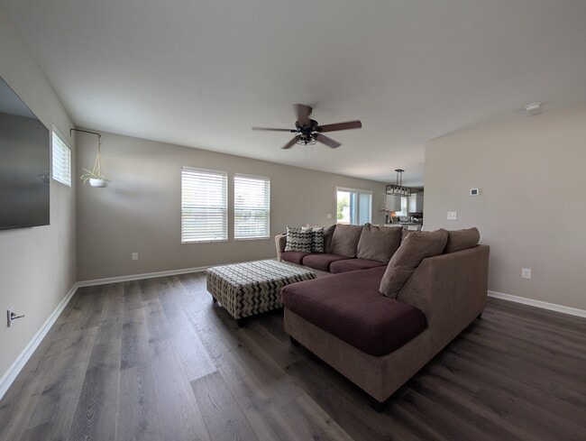 SALA DE ESTAR - 3586 Fernwood Ln