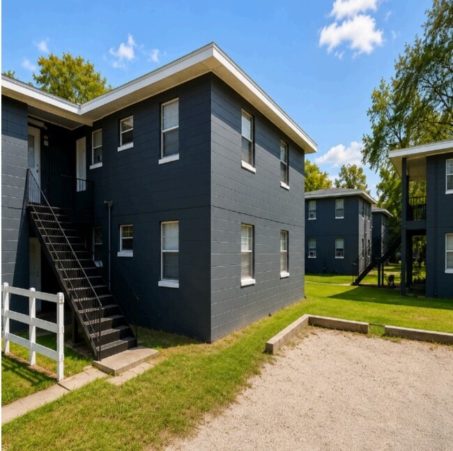 Palafox Gardens-RENT SPECIALS
