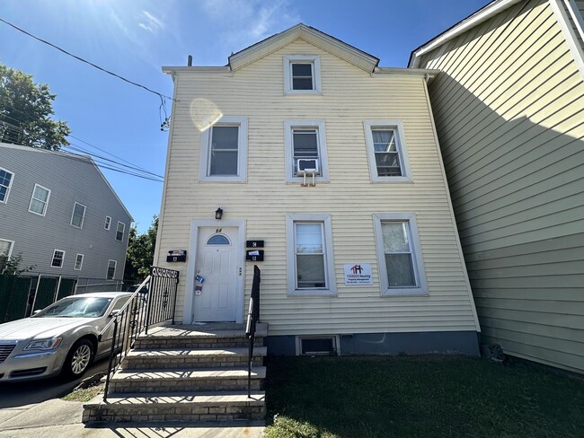 Building Photo - 84 Guilden St Unit C