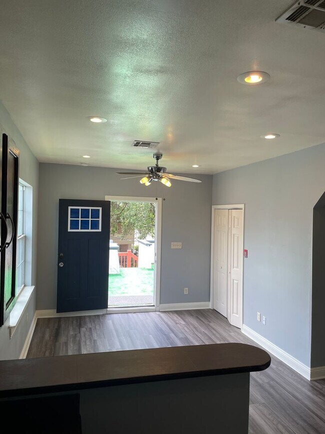 Photo - 4BD/2BA in the heart of MidCity