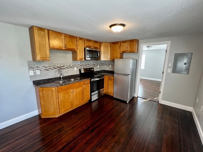 Building Photo - 749 S Main St Unit 749 B South Main Street Rental