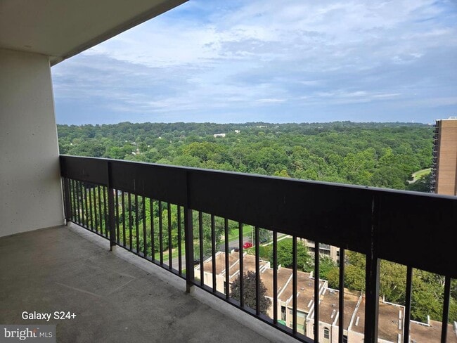 Building Photo - 5300 Holmes Run Pkwy Unit PH11 Rental