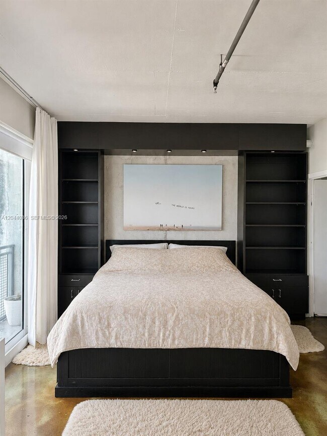 Photo - 455 NE 25th St Unit 806