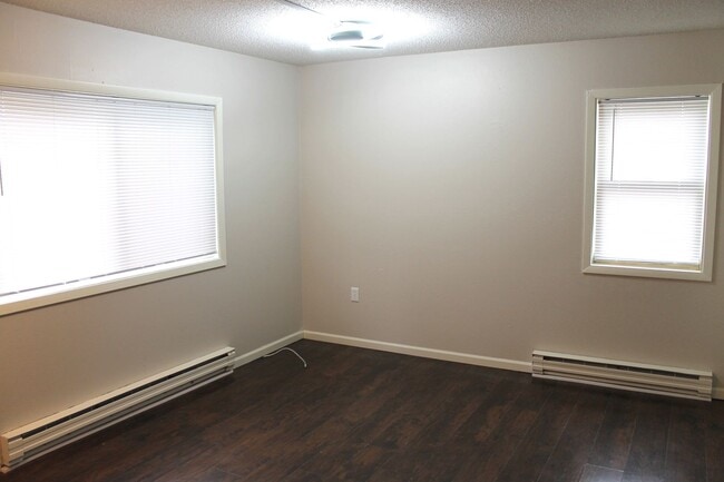 Photo - AVAILABLE June 1st - Newly Renovated Studio Unidad 3