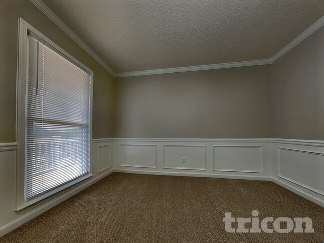 Photo - 2101 Amherst Trail SE