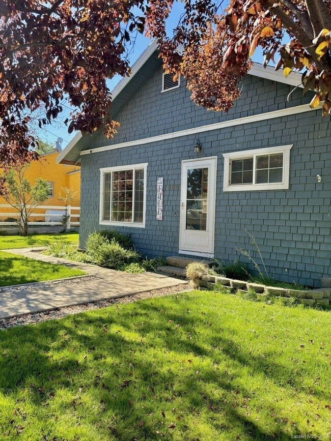 Large 4-bedroom, 3-bathroom home - Large 4-bedroom, 3-bathroom home