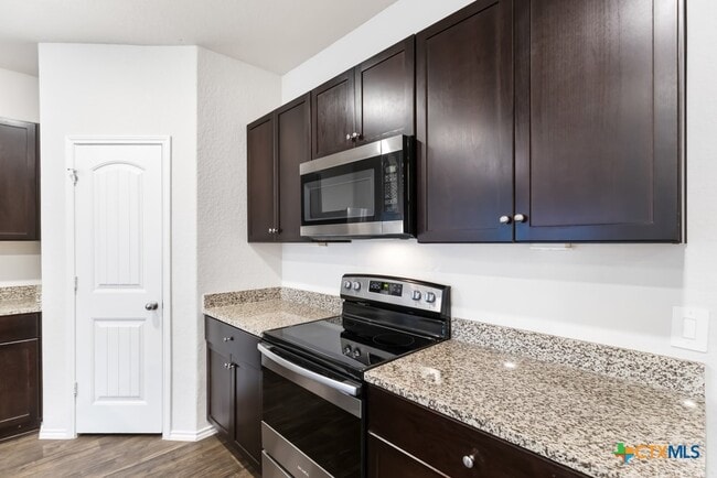 Photo - 840 Nodding Nixie