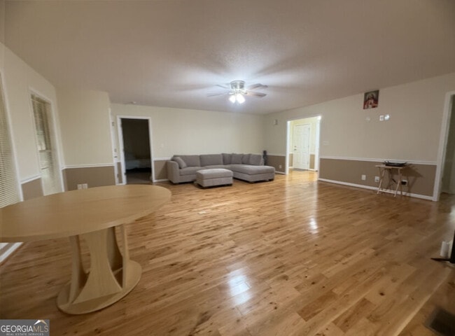 70 Golden Oaks Dr