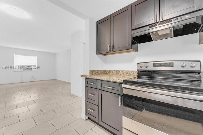 Photo - 3751 SW 60th Ave Unit 1