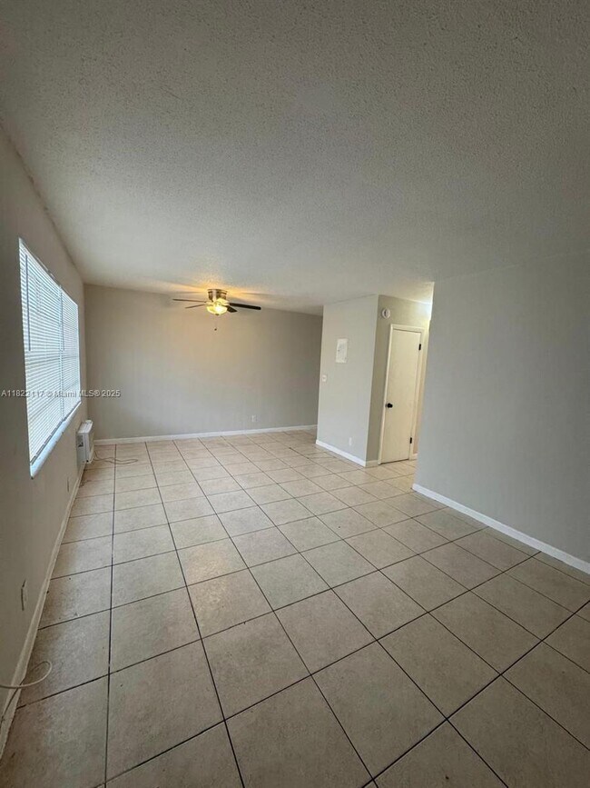 Photo - 325 NW 15th St Apartment Unit 8