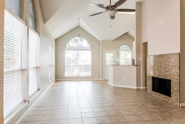 7608 Honeybee Ln