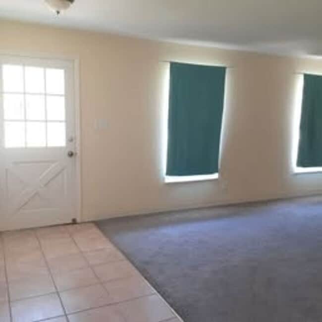 Photo - 313 Church St