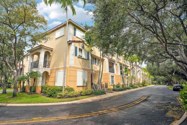 Photo - 3172 N Greenleaf Cir