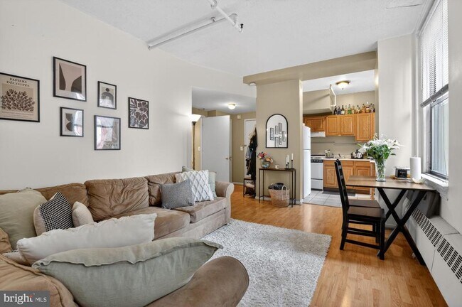 Photo - 1324 Locust St Unit 212