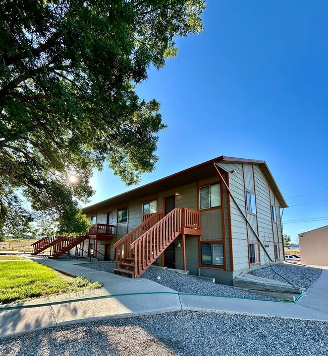 Building Photo - 1 Bedroom / 1 Bath Apartment In Bayfield Unit 9