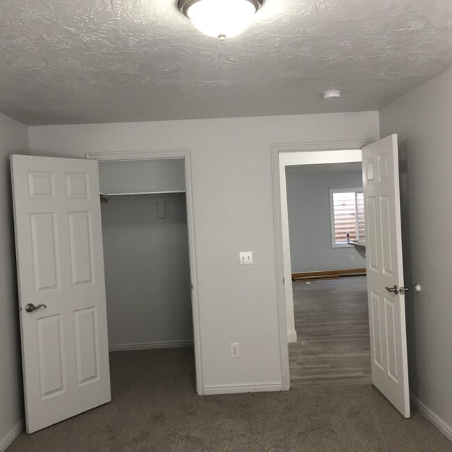 311 N 700 W