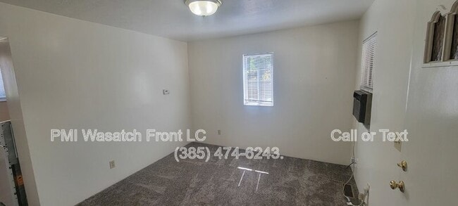 Photo - 631 S Elizabeth St Unidad Rear