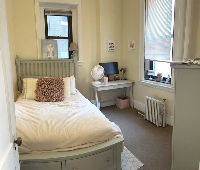 471 Commonwealth Ave Unit 2R