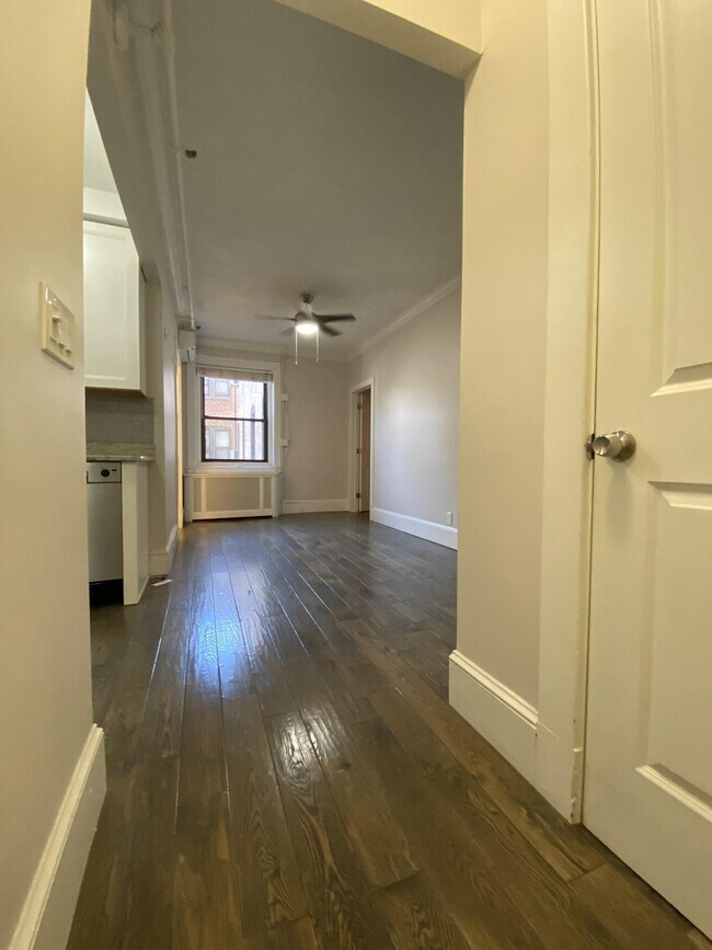 Building Photo - 87 Saint Botolph St Rental