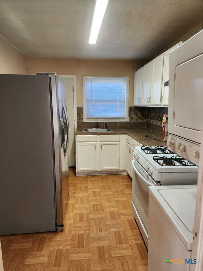 Photo - 1903 Poage Ave