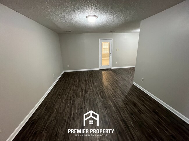 Photo - 5017 Penwood Cove