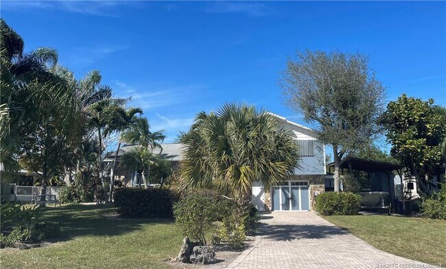 Photo - 5229 SE Horseshoe Point Rd