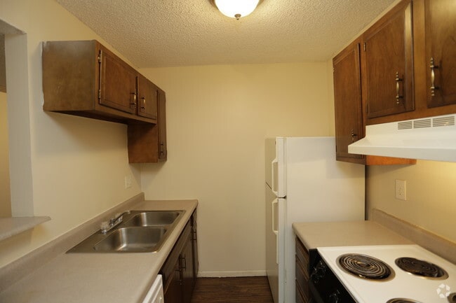 1BR, 1BA - 483 SF