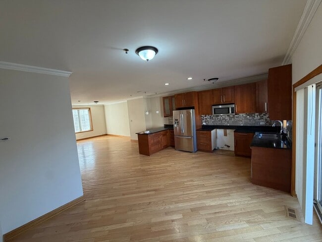 Photo - 183 E River Rd Unidad 5D