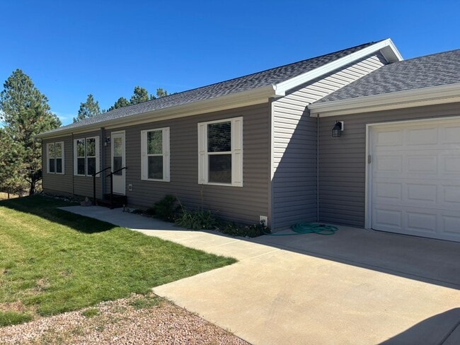 Building Photo - 2 BED | 2 BATH | FULLY FURNISHED | DOUBLE ...