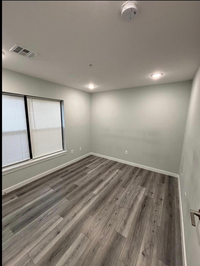 Photo - 135 Beech St Unidad 205
