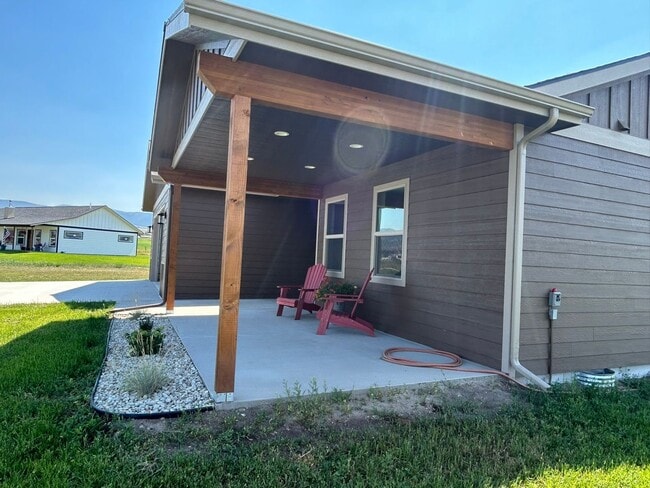 Photo - Beautiful Home in Rural Setting