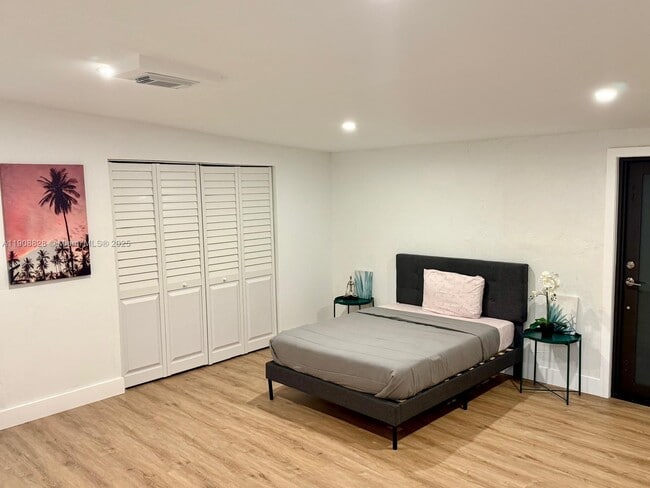 Building Photo - 11462 SW 225th St Unit 2