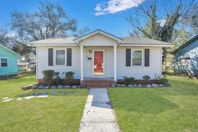 Charming 2BR House in Savannah - Charming 2BR House in Savannah