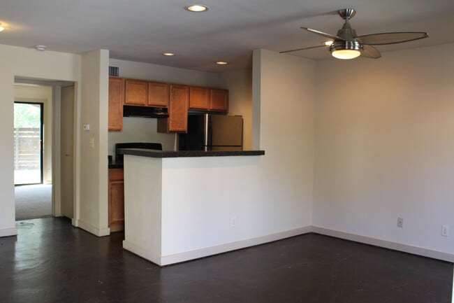 Building Photo - 108-W Eden at Avondale Unit 108-W