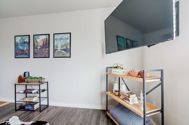 360 Enterprise Blvd Unit SI FL1-ID1339965P